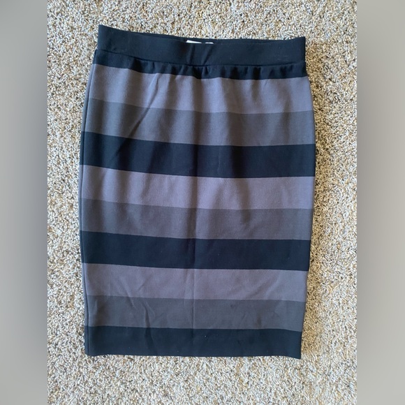 Elle Dresses & Skirts - Accepting offers- Elle Black and Gray Pencil Skirt